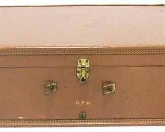509 - Vintage United States Trunk Co suitcase missing handle 9 x 30 x 17
