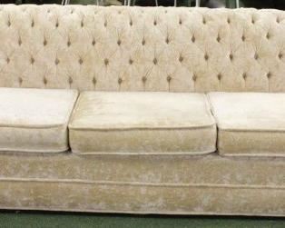 546 - Crushed velvet Chesterfield tufted vintage sofa no smoke odor 28 x 101 x 37 1/2
