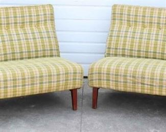 635 - Outstanding vintage mid-century 2 part sofa beautiful fabric 33 x 93 x 31
