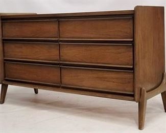 717 - Vintage United 6 drawer floating dresser 32 x 54 x 18 1/2 normal wear
