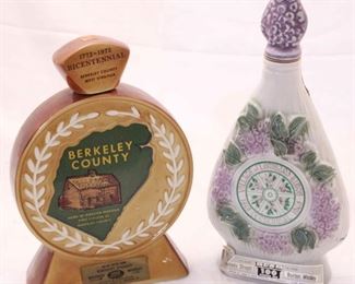 1004 - Jim Beam Kentucky straight bourbon whiskey bottles
