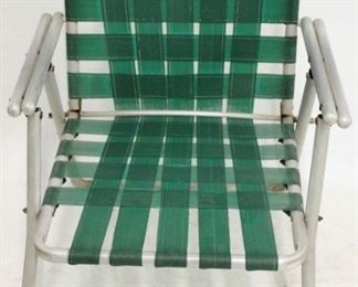 1034b - Vintage aluminum folding lawn chair
