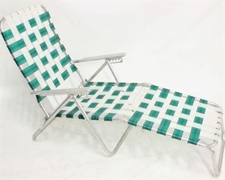 1034d - Vintage aluminum folding chaise lounge

