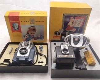 1056 - Kodak Brownie Hawkeye flash outfit
