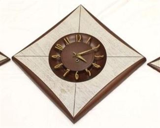 1133 - 3 piece bird clock with key 23 long x 35.5 wide
