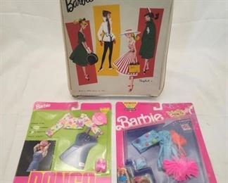2004 - Vintage Barbie Case & Clothes, unopened pack
