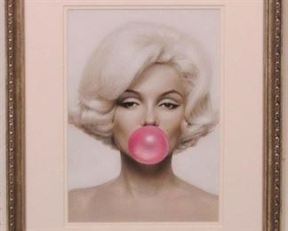 9062 - MARILYN MONROE BLOWING BUBBLE 18 X 22

