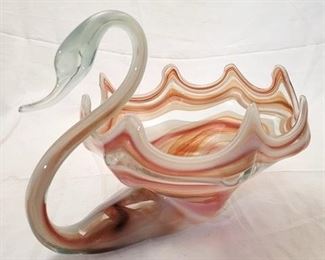 1200 - Vintage art glass blown swan 8 1/2 x 11 1/2 x 9