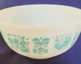 1205 - Pyrex large Butterprint mixing bowl 4 x 8 1/2 x 4
