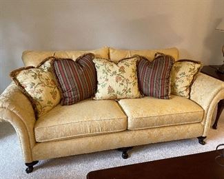 Bernhardt Custom Couch in Very Nice Condition