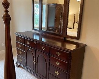 Kincaid Door Triple Dresser With Broken Repaired Pediment Beveled Triple View Mirror