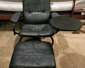 Leather Chair with Footrest 