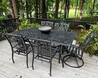 Hampton Bay Aluminum Table and 6 chairs