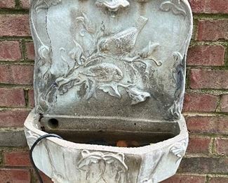 Wall fountain