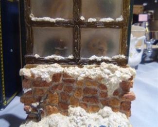 Boyds Bears Believe Peaking Through Window