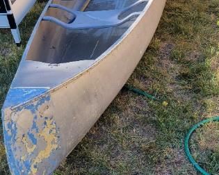 Aluminum Canoe with paddle