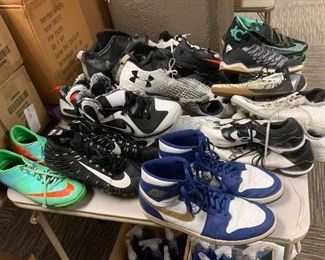 ASSORTED PRE-OWNED ATHLETIC SHOES INCLUDING AIR JORDANS