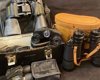 B040 Bushnell Pentax Binoculars