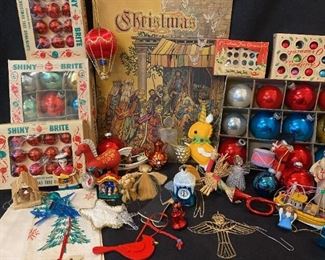 B048 Vintage Christmas Ornaments