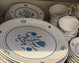 B076 Noritake Bluehaven Collection