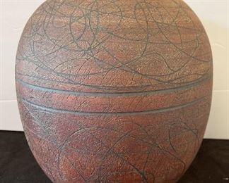 B077 JD Pottery Vase