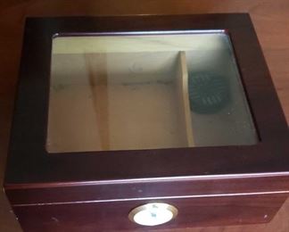 Qualitas Traditum Cigar Humidor Box