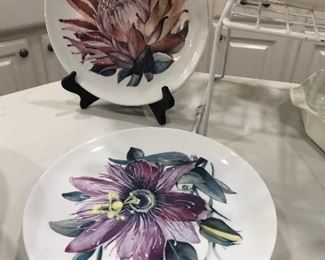 Set of 4 plates