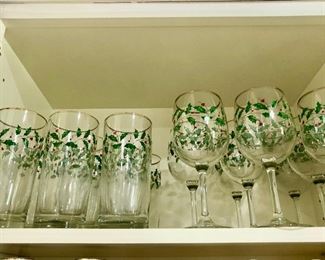 Lenox set of 8 holly wine and water glasses