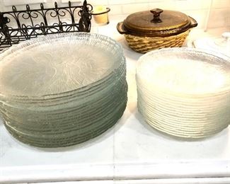 Set of 18 glass dinner/salad plates