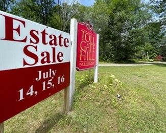 ESTATE SALE sign