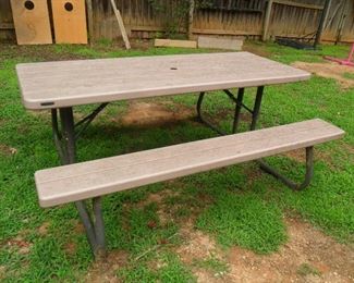 Lifetime pic nic table