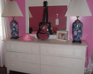 Dresser and mirror part of set, pair of great lamps and more...