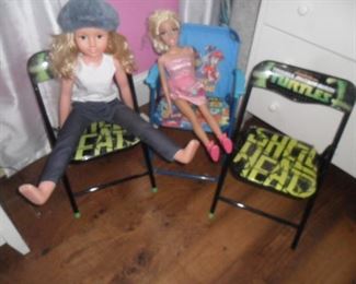Small people chairs and dolls