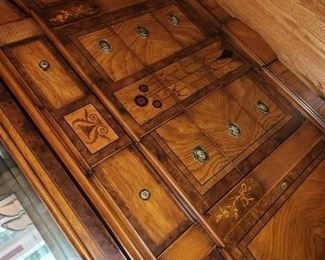 China cabinet detail