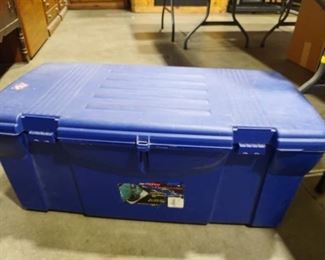 Extra large rolling plastic tote with hinge lid blue