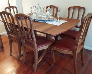 .Duncan Phyfe Double Drop Leaf Table