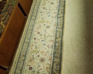 10' x 2'8" woven runner