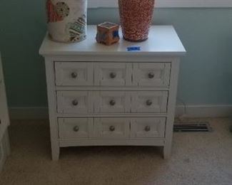 Chic dresser