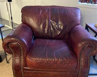 Natuzzi leather chair, super comfortable and well made