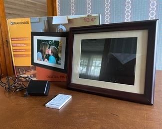 10.4" digital picture frame