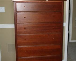 Queen-size Bedroom Suite 