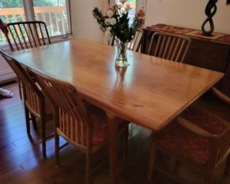 House of Denmark Dining table w/6 chairs. 70" x 40", extends to 104"