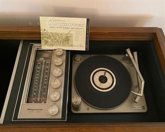 Magnavox HIFI Turntable