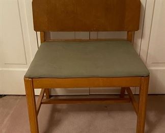 Vanity Chair - vintage