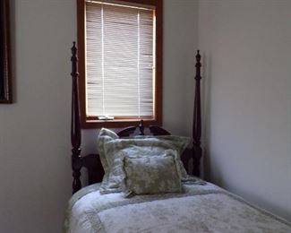 love this set of twin beds