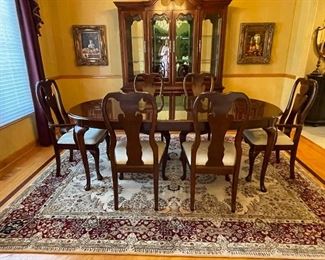 Thomasville dning set~ table and hutch~, table:68" x 44" x 29"H, 2 leafs at 16" each and pads; Hutch - 68" x 85"H x 15"D.   was $899, NOW $599