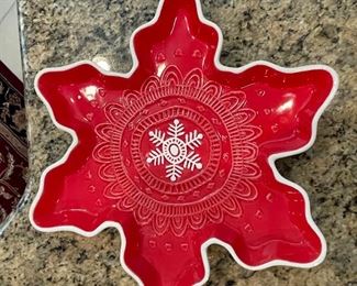 Snowflake 9.5" dish, was $5, NOW $3