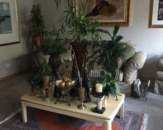 PERSIAN RUG 48"x74",
80'S WOOD COFFEE TABLE. 