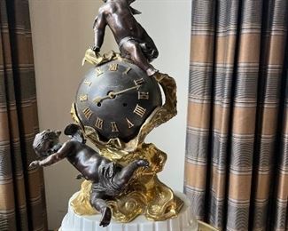 IMPERIAL CLOCK w/PUTTIS