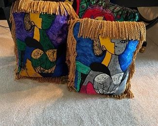 OVERSIZED PICASSO PILLOWS 